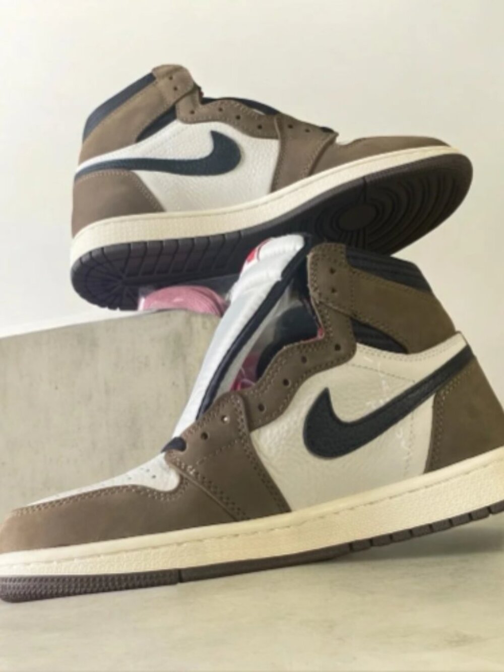 Travis Scott x Air Jordan 1 Retro High OG 'Mocha'